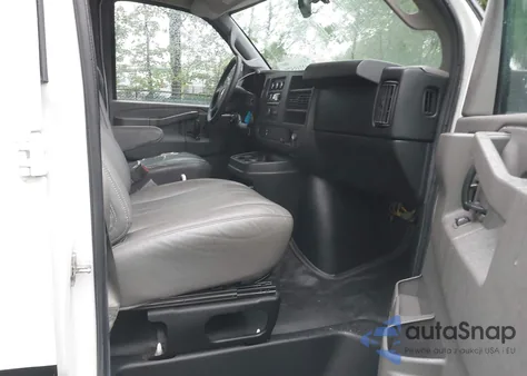 2017 Chevrolet Express 2500 Work Van from USA, damaged, VIN 1GCWGAFF4H1132028